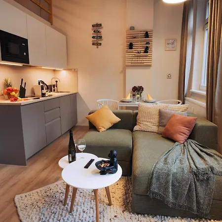 Chic Duplex In Historic Center & Netflix Apartment